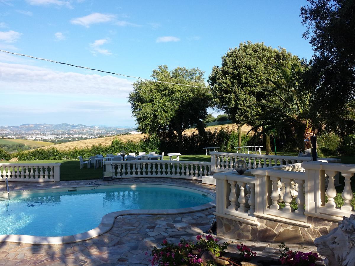 Country House Resort Villa Giardino Degli Eventi Fano Exteriör bild