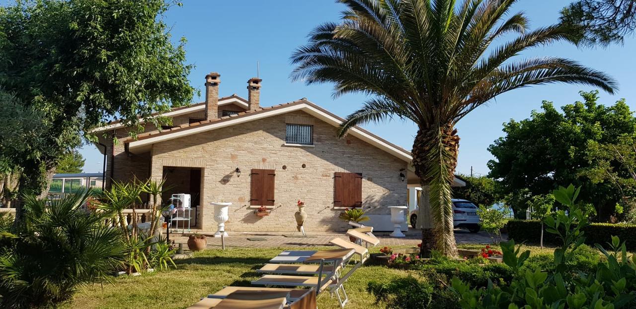 Country House Resort Villa Giardino Degli Eventi Fano Exteriör bild