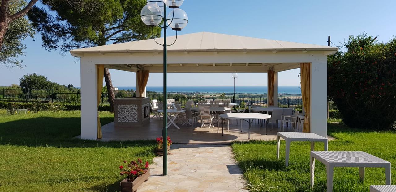 Country House Resort Villa Giardino Degli Eventi Fano Exteriör bild